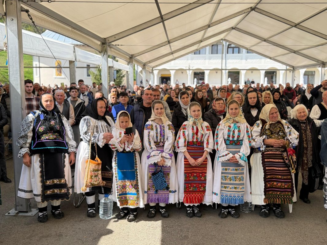 Hramul Mănăstirii Izbuc 360591