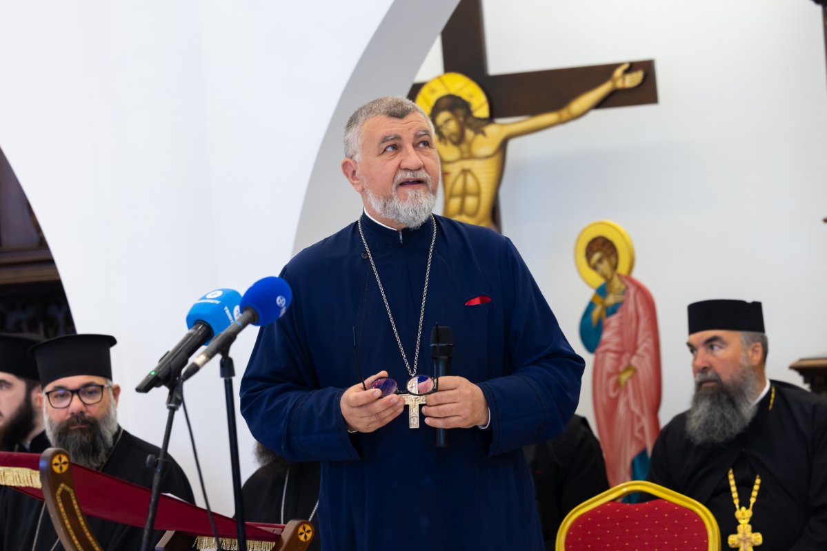 Sfințirea Bibliotecii „Magdala” și simpozion la Mănăstirea Pantocrator 360692
