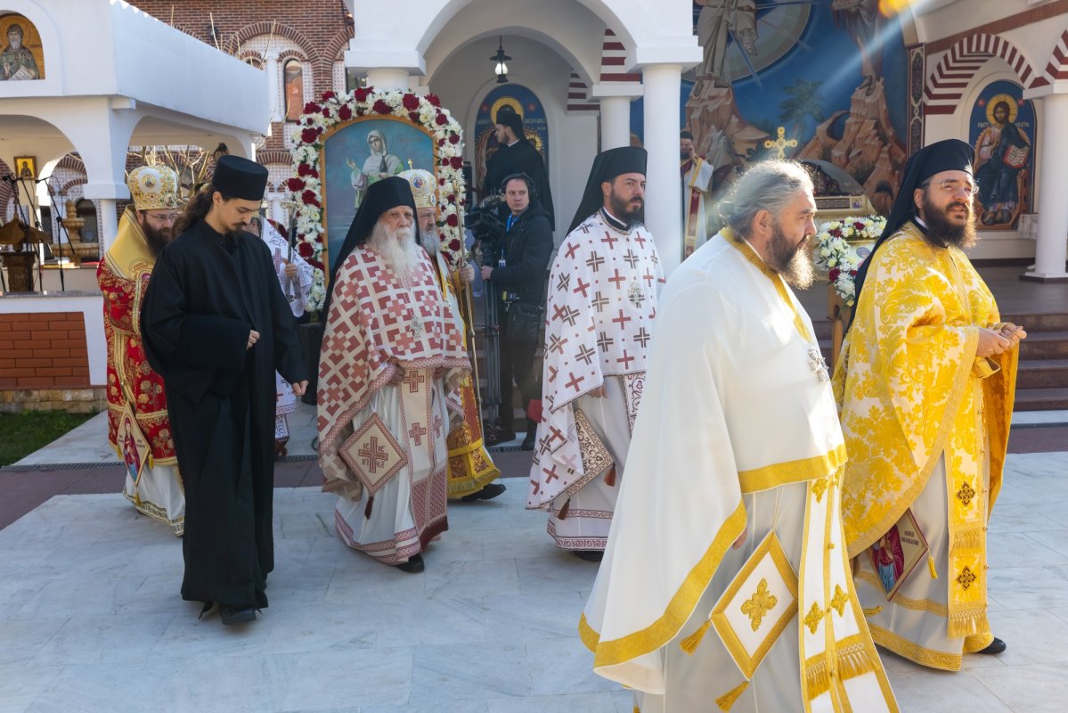 Prinos de laudă Sfântului Gheorghe, în prezența moaștelor sale  360867