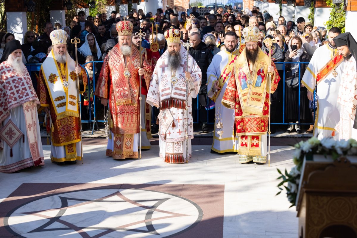 Prinos de laudă Sfântului Gheorghe, în prezența moaștelor sale  360868