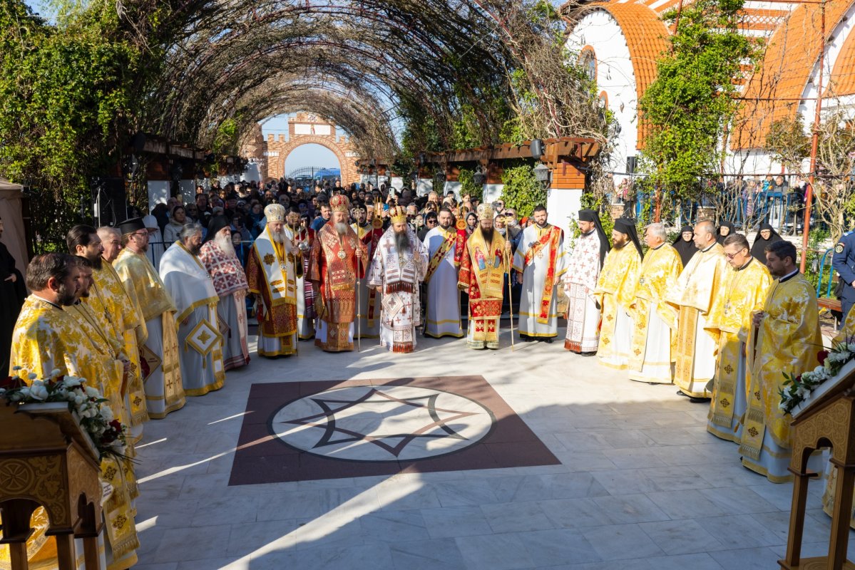 Prinos de laudă Sfântului Gheorghe, în prezența moaștelor sale  360869