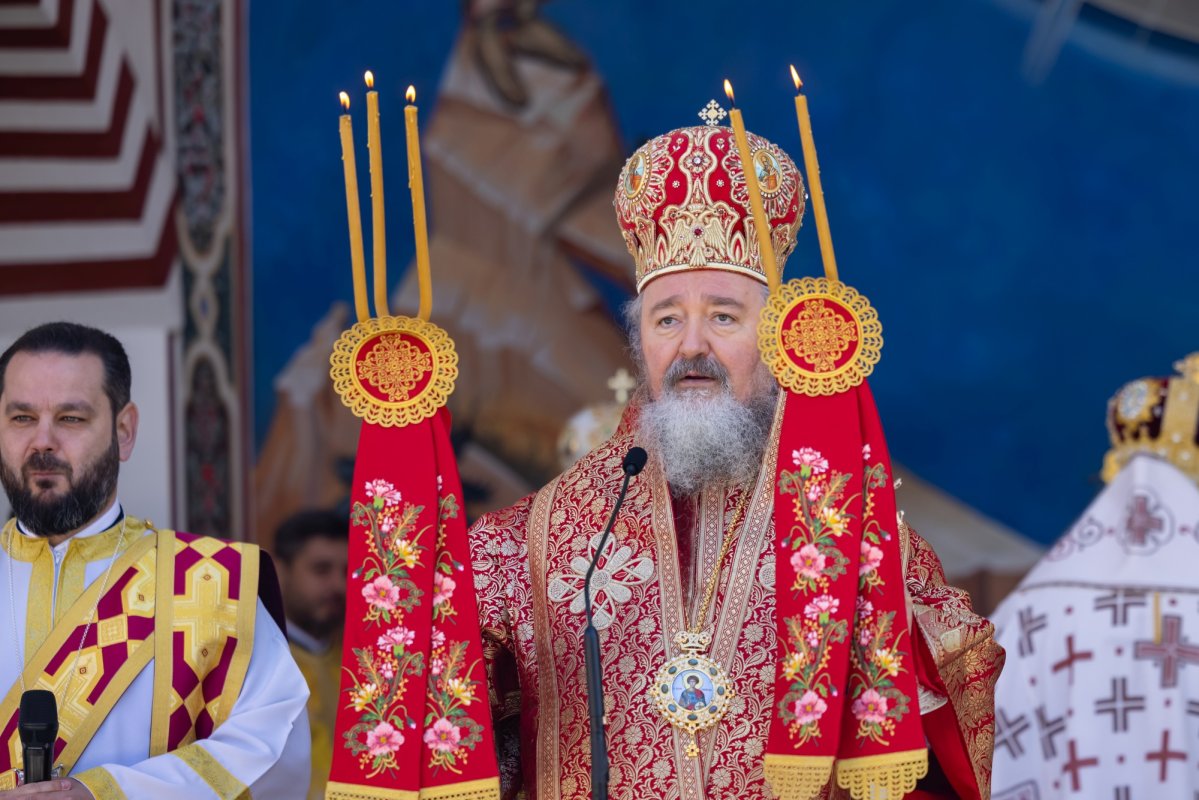 Prinos de laudă Sfântului Gheorghe, în prezența moaștelor sale  360874
