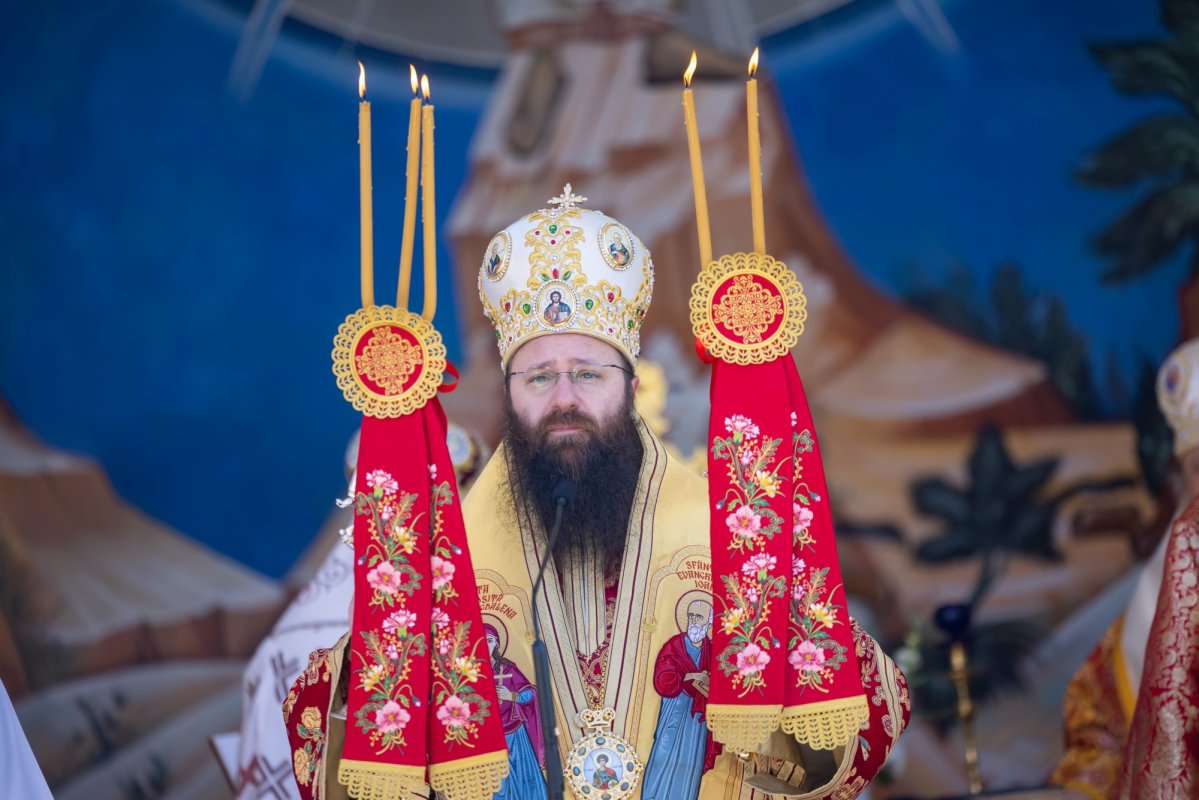 Prinos de laudă Sfântului Gheorghe, în prezența moaștelor sale  360875