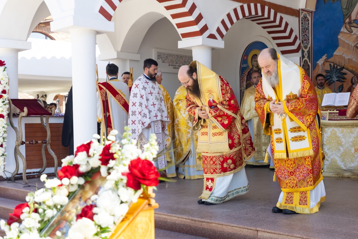 Prinos de laudă Sfântului Gheorghe, în prezența moaștelor sale  360879