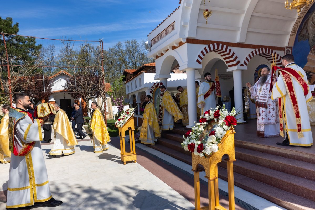 Prinos de laudă Sfântului Gheorghe, în prezența moaștelor sale  360880