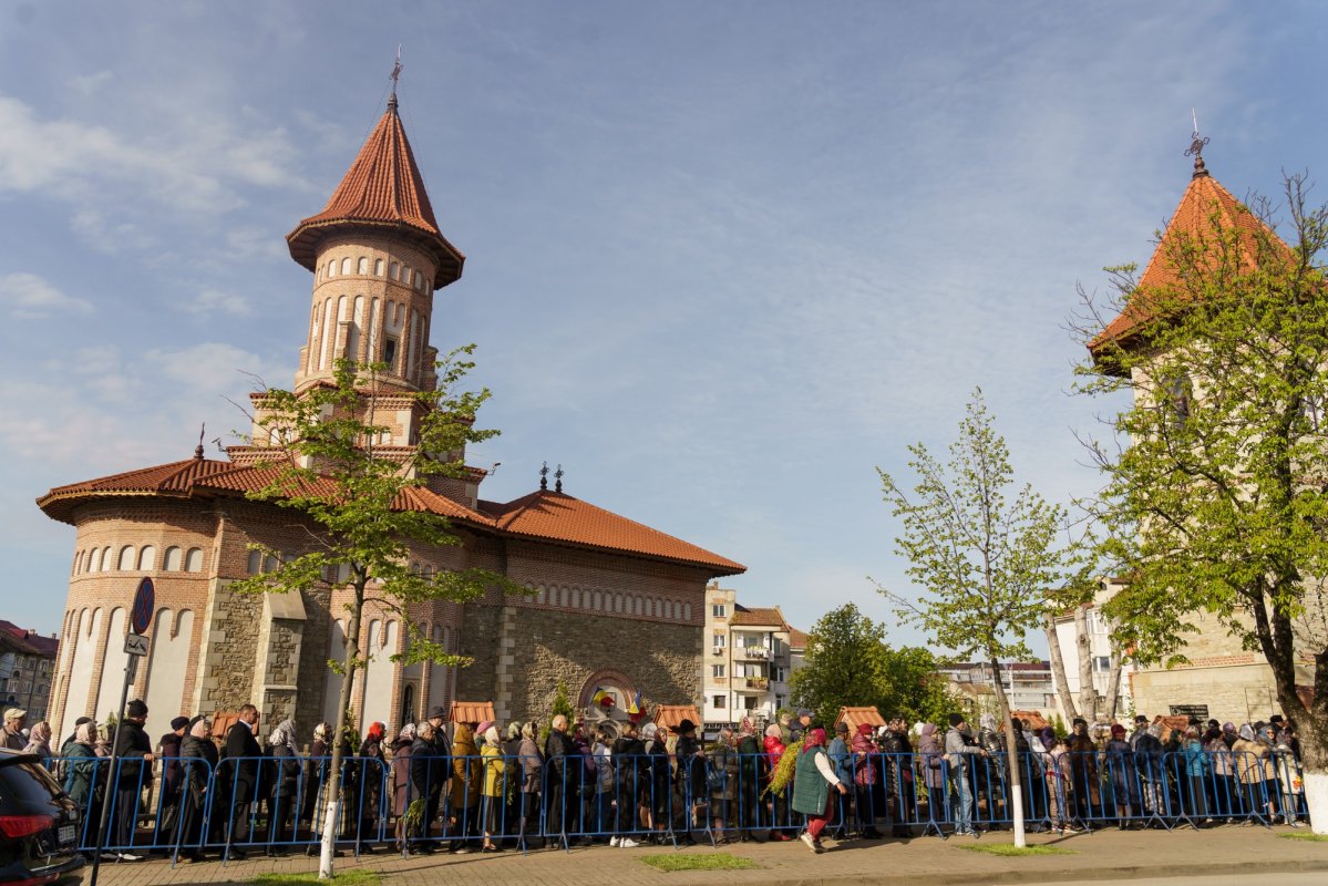 Sfântul Mare Mucenic Gheorghe cinstit la Botoșani prin rugăciune și Liturghie arhierească 360787