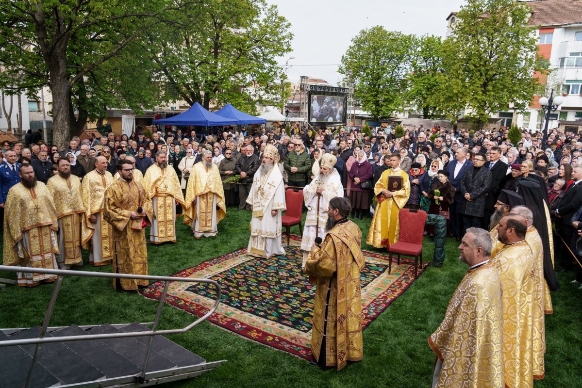 Sfântul Mare Mucenic Gheorghe cinstit la Botoșani prin rugăciune și Liturghie arhierească 360794