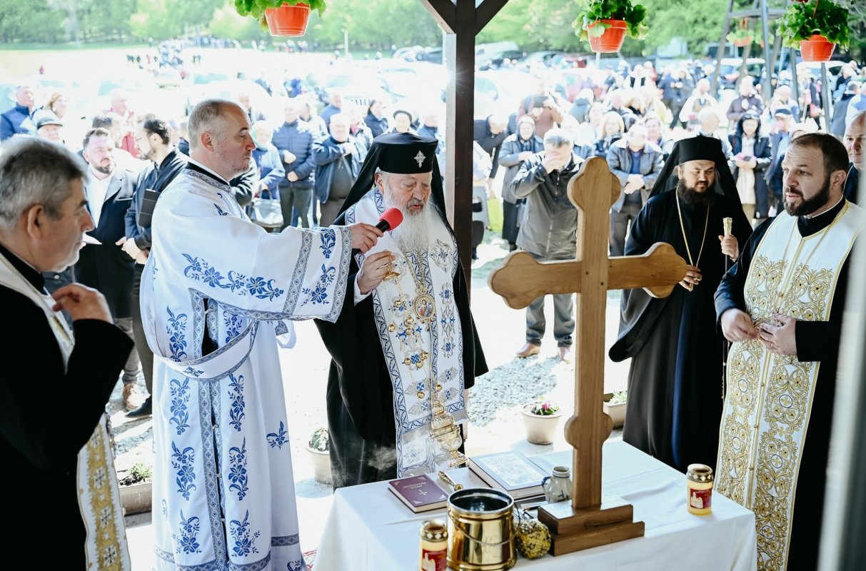 Hramul Mănăstirii „Sfântul Mare Mucenic Gheorghe” din Dej  360929