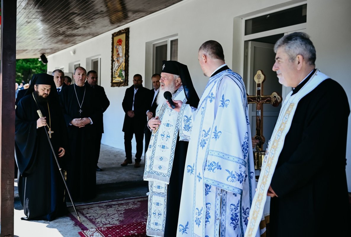 Hramul Mănăstirii „Sfântul Mare Mucenic Gheorghe” din Dej  360930