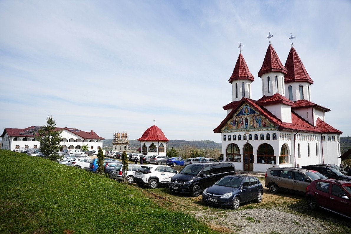 Liturghie arhierească la schitul din Veştem, judeţul Sibiu 360921