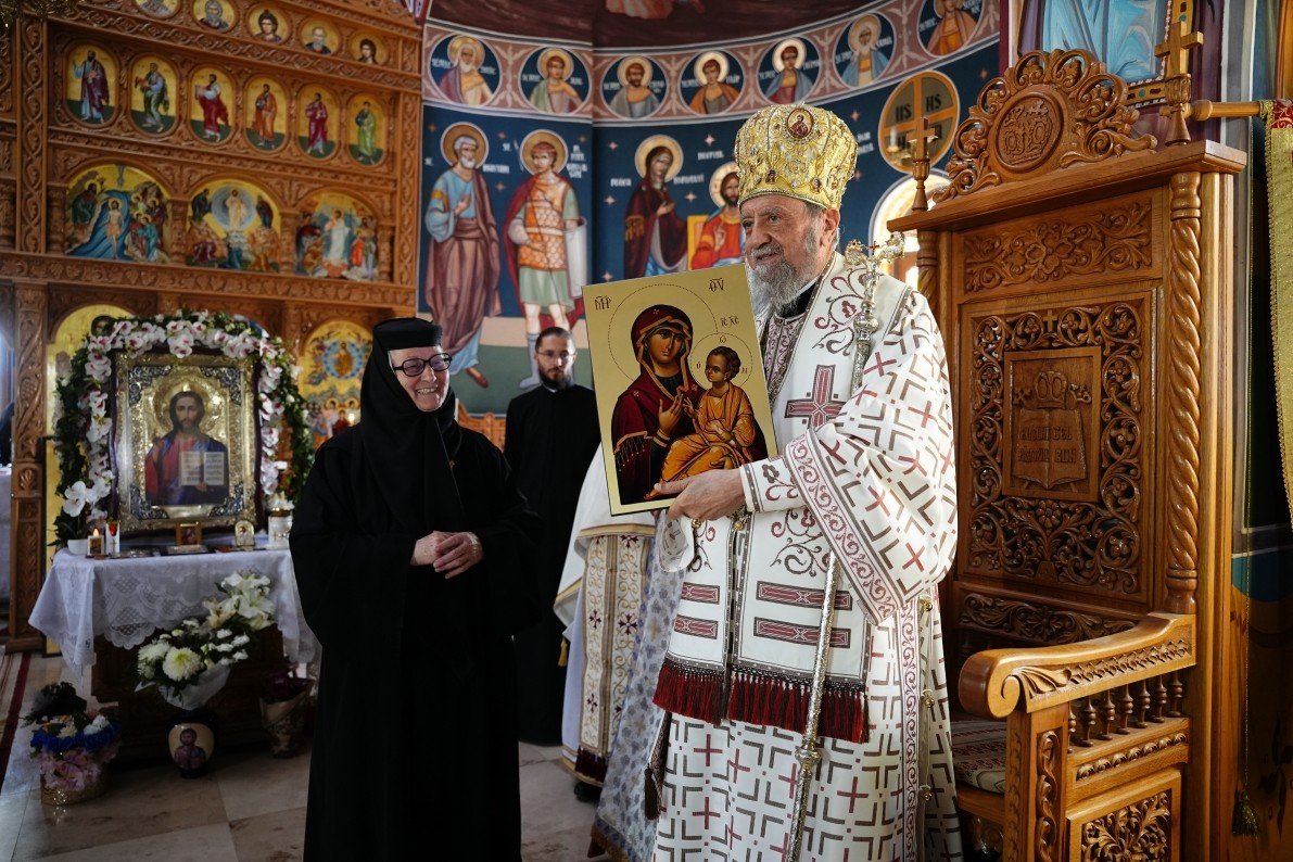 Liturghie arhierească la schitul din Veştem, judeţul Sibiu 360922