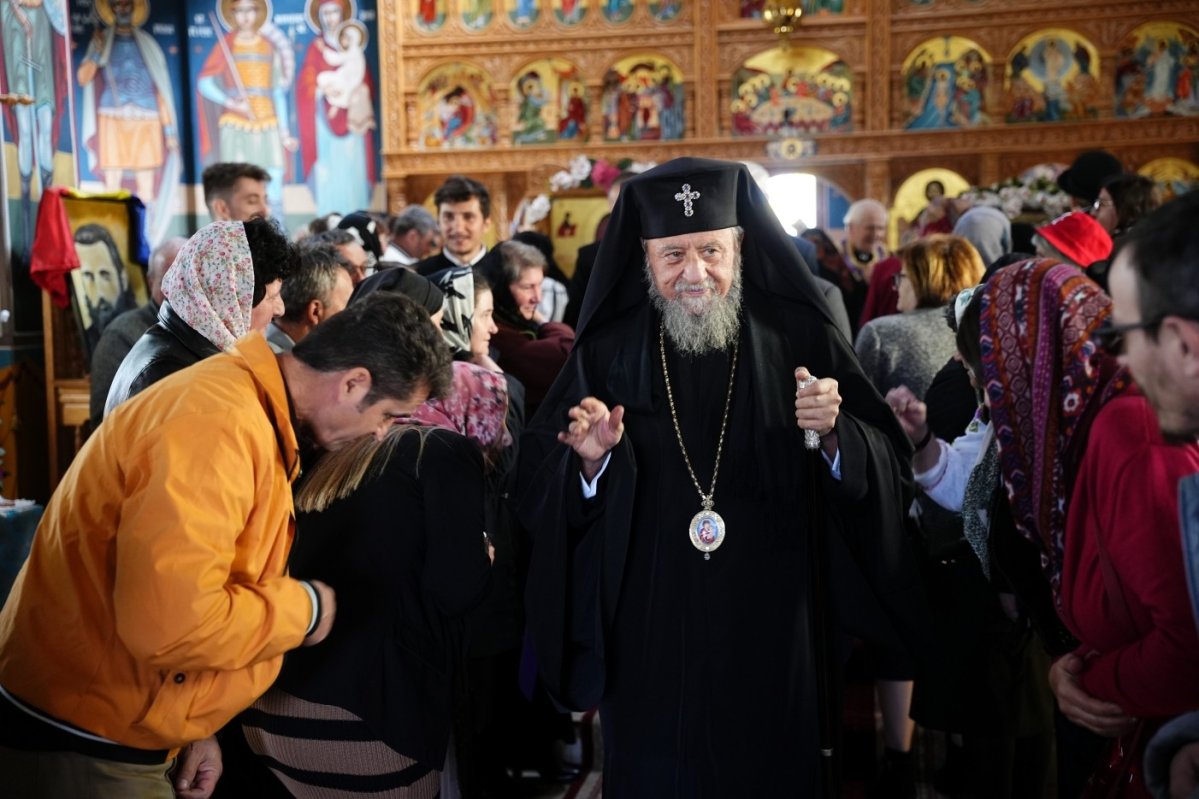 Liturghie arhierească la schitul din Veştem, judeţul Sibiu 360923