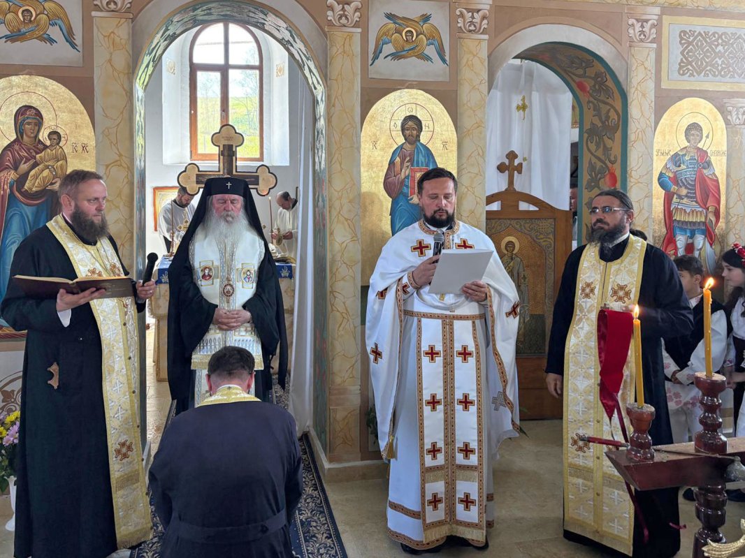 Sfințirea bisericii Parohiei Bara din județul Timiș 360939