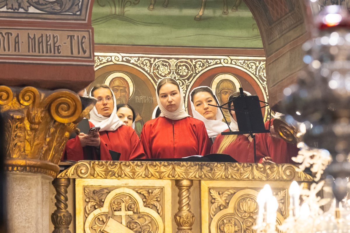 Grupul psaltic de fete „Sfânta Muceniţă Tatiana diaconiţa” la Catedrala Patriarhală 361052