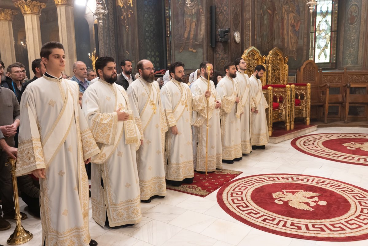 Grupul psaltic de fete „Sfânta Muceniţă Tatiana diaconiţa” la Catedrala Patriarhală 361058