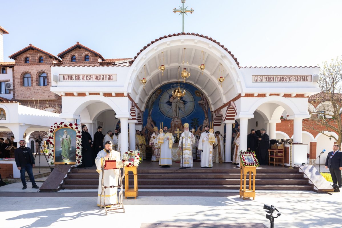 Hramul Mănăstirii Pantocrator din Drăgăneşti‑Vlaşca 361155