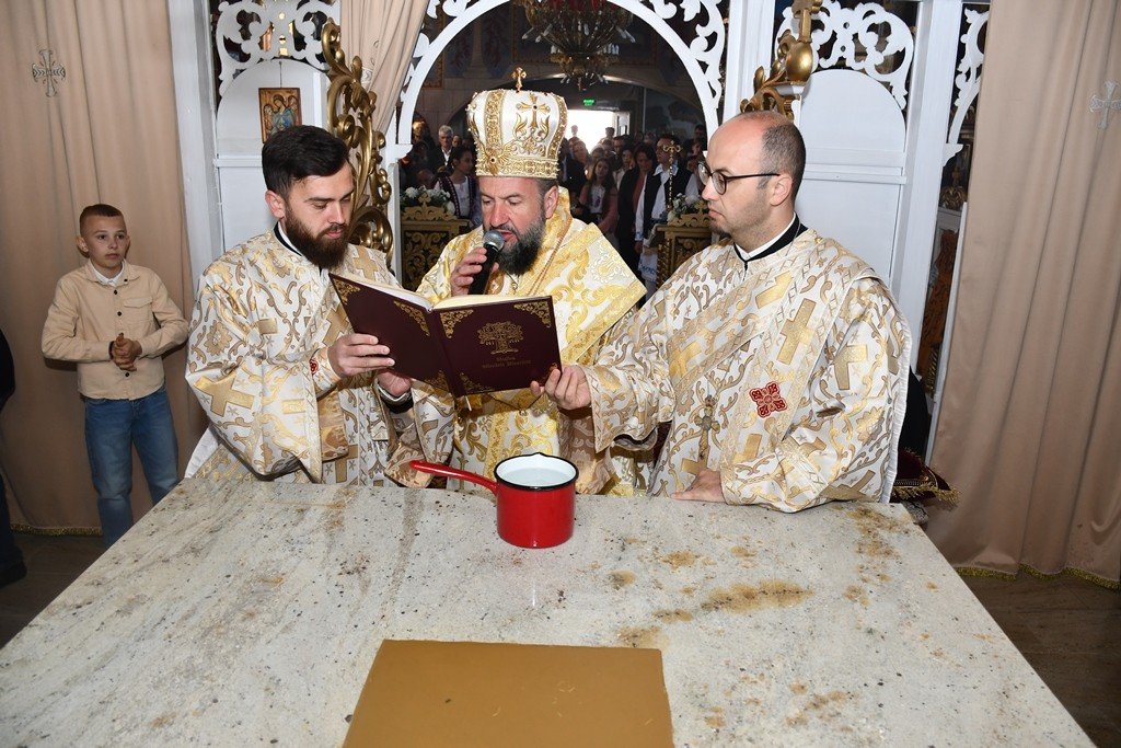 Sfințirea bisericii Parohiei Sacu din Banatul Montan 361181