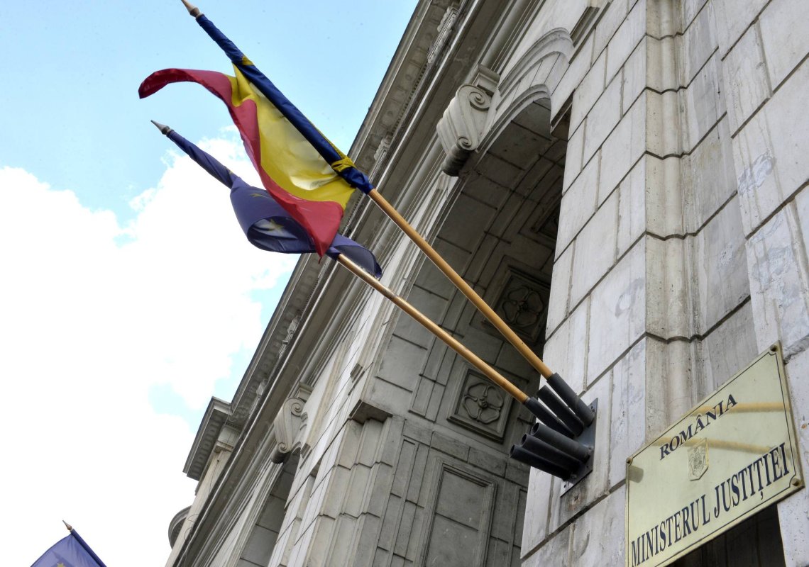 Interimate la șase ministere 361178