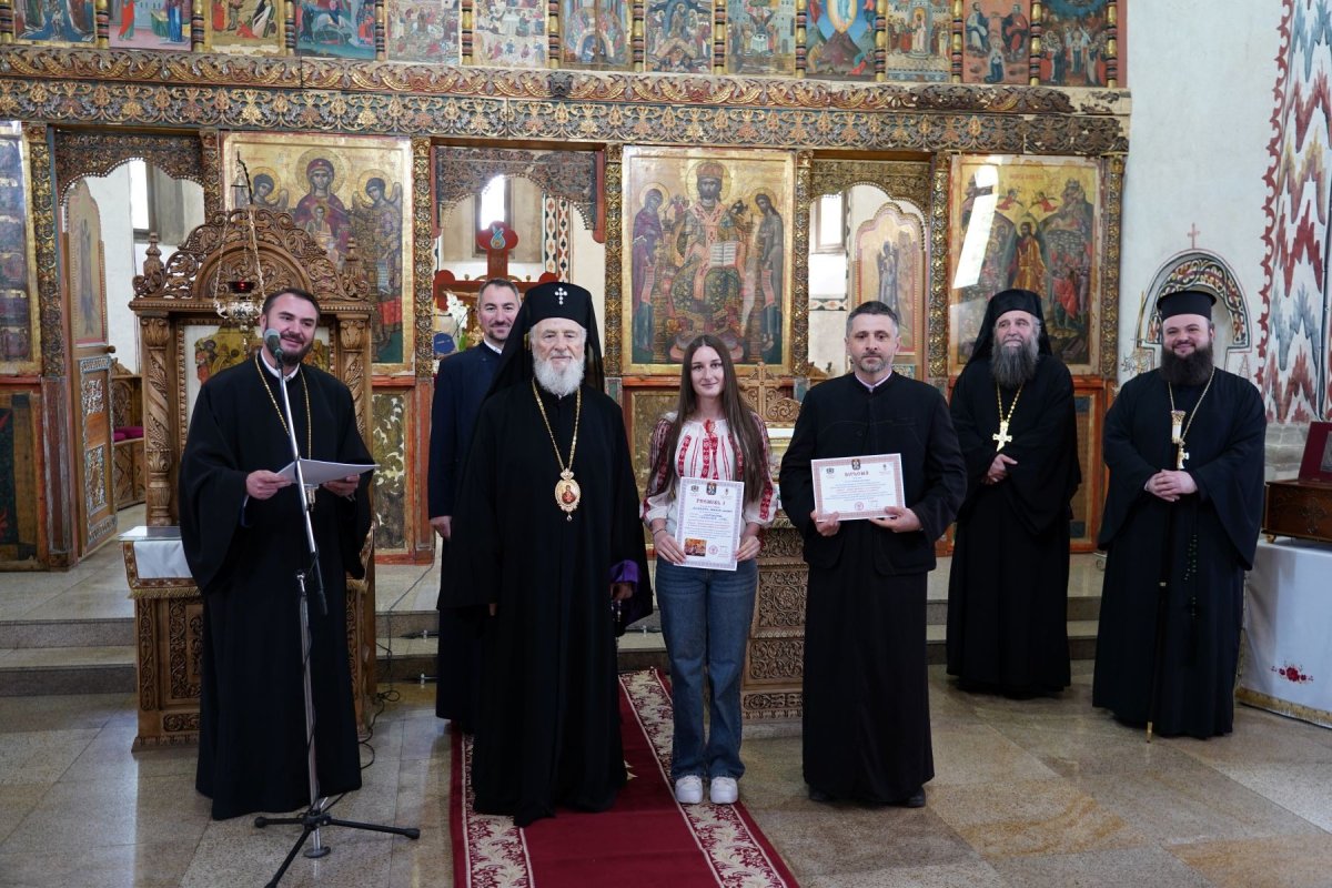 Premierea tinerilor misionari la Mănăstirea Stelea din Târgoviște 361246