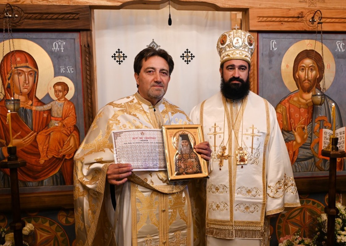 Sărbătoare la Schitul Petrila în Duminica Sfintelor Femei Mironosițe 361227