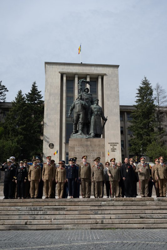 Ceremonie militară și religioasă de Ziua Veteranilor de Război 361344