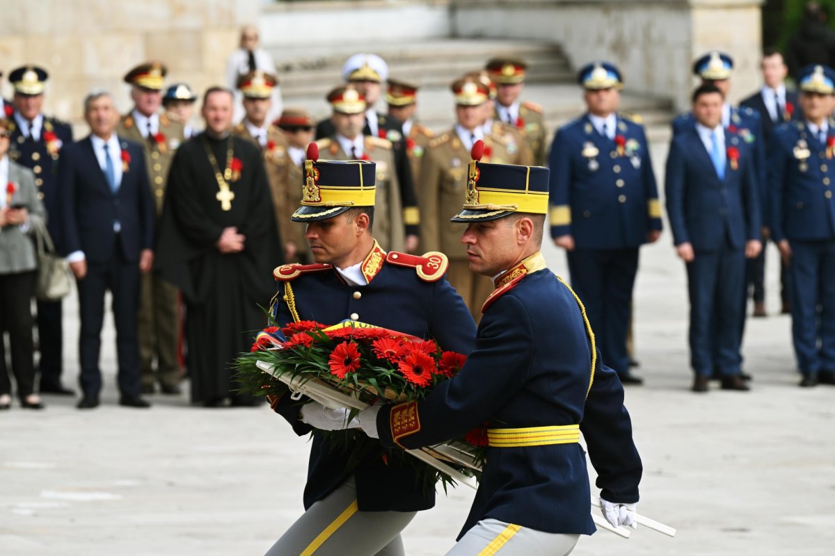 Ceremonie militară și religioasă de Ziua Veteranilor de Război 361347