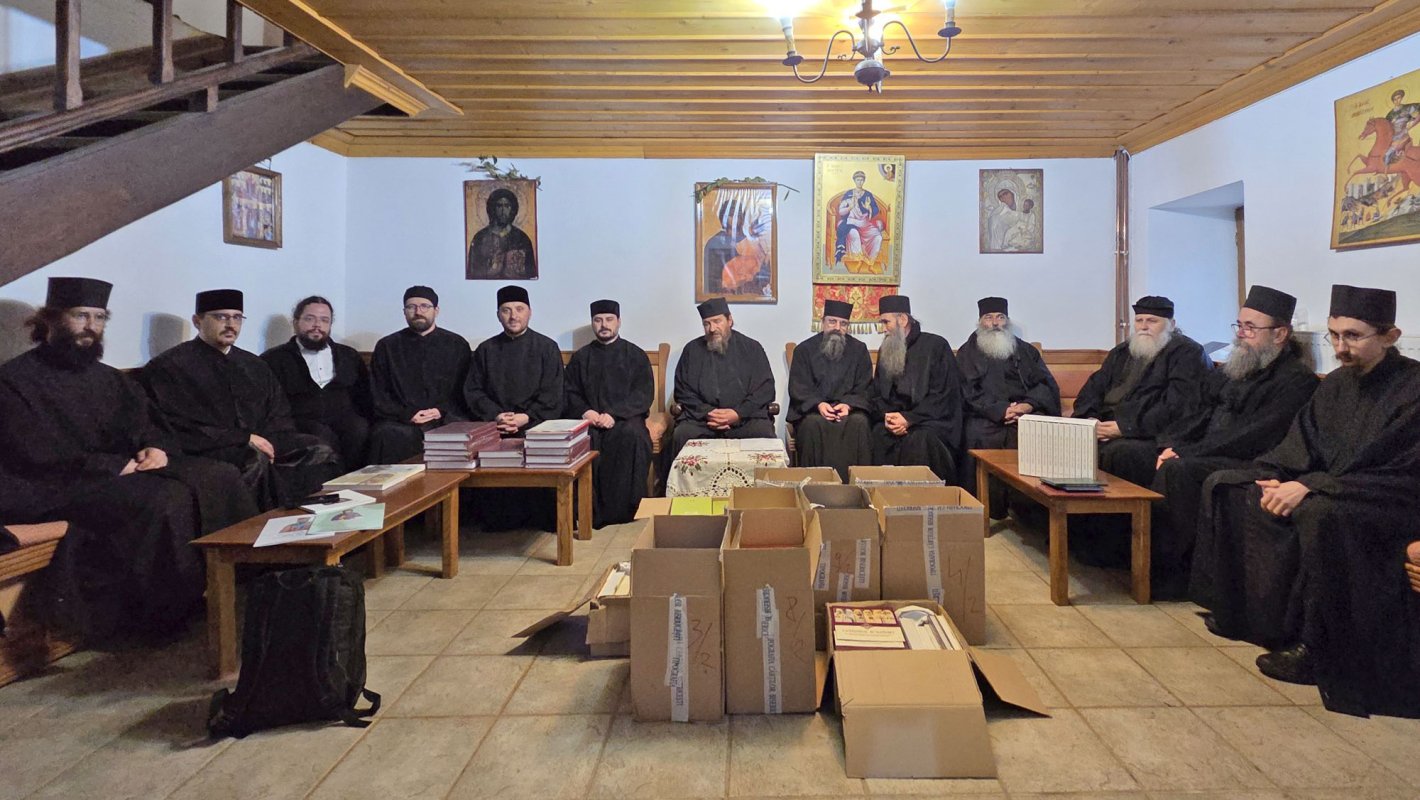 Daruri pentru monahii români aghioriți oferite de Patriarhul României 361354
