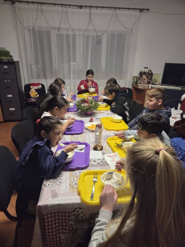 „Diaconia”-filiala Tamași, din grijă pentru copii și bătrâni 361297