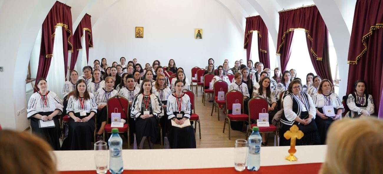 Întrunirea grupului de preotese din Arhiepiscopia Alba Iuliei 361313