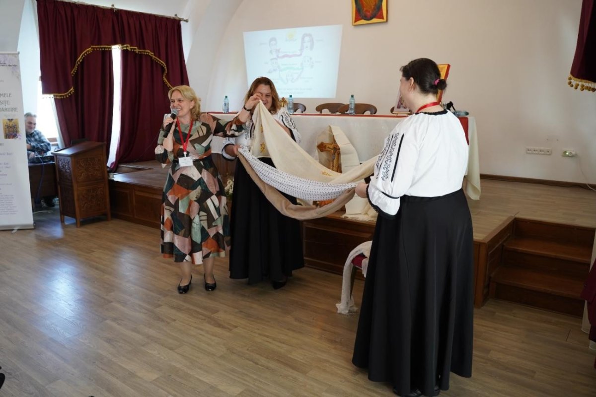 Întrunirea grupului de preotese din Arhiepiscopia Alba Iuliei 361315