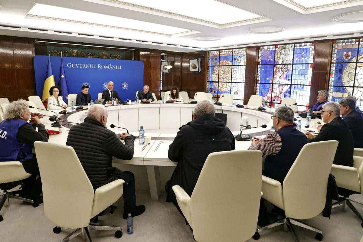 Consultări Guvern - sindicate privind  legea salarizării 361365