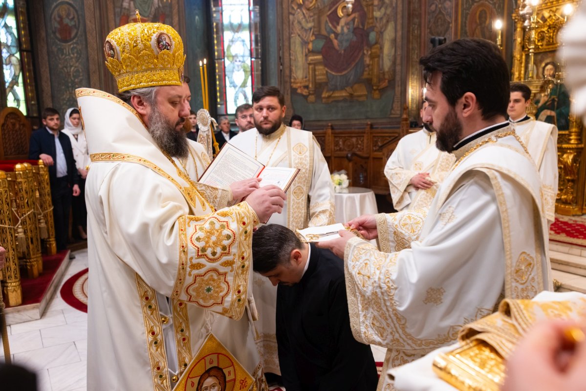 Hirotonie întru diacon la Catedrala Patriarhală din București 361517