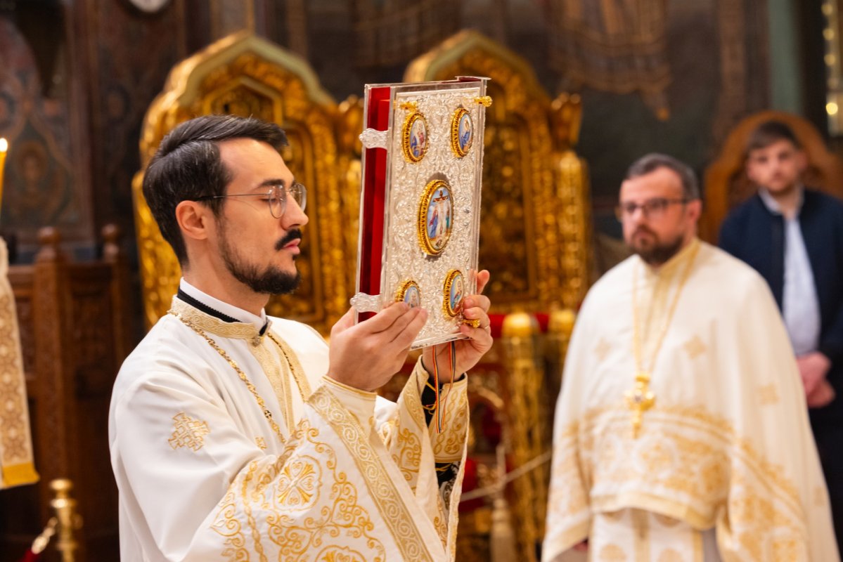 Hirotonie întru diacon la Catedrala Patriarhală din București 361525