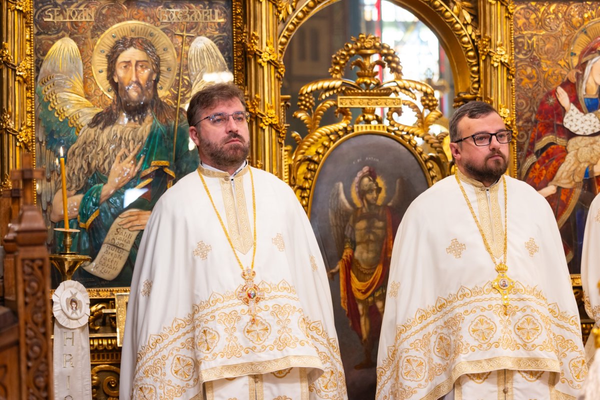 Hirotonie întru diacon la Catedrala Patriarhală din București 361529