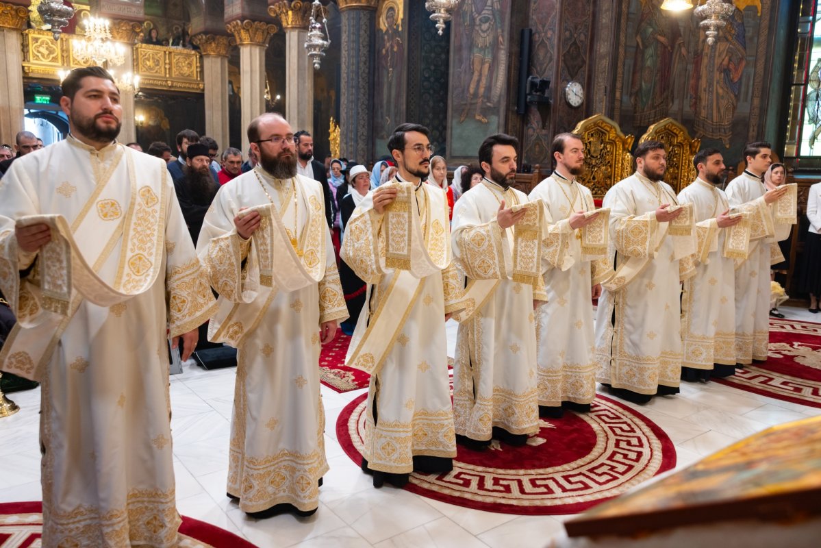 Hirotonie întru diacon la Catedrala Patriarhală din București 361535