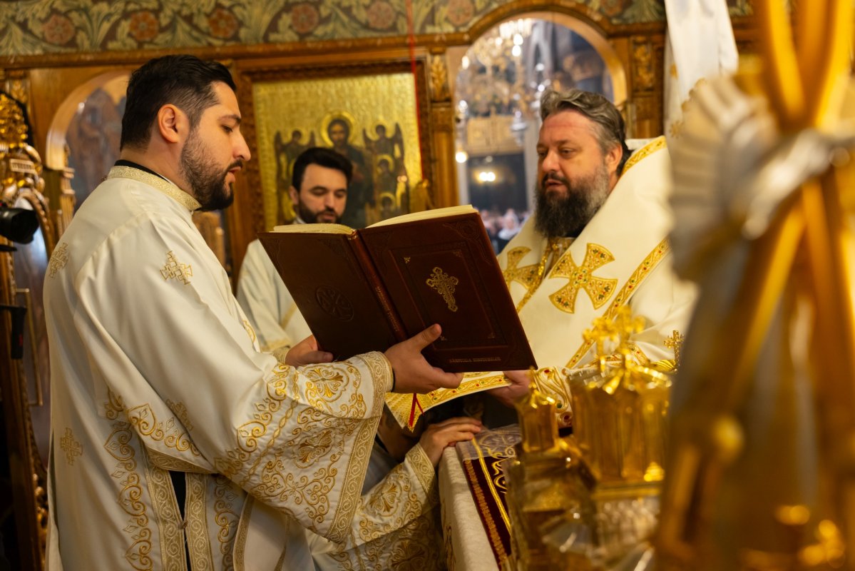 Hirotonie întru diacon la Catedrala Patriarhală din București 361541