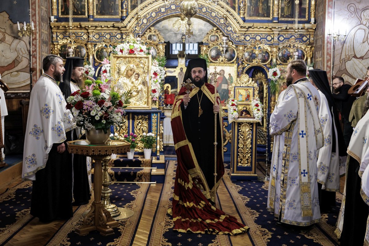 Priveghere la Mănăstirea Durău, în ajunul proclamării locale a canonizării Sfintei Mavra 361575