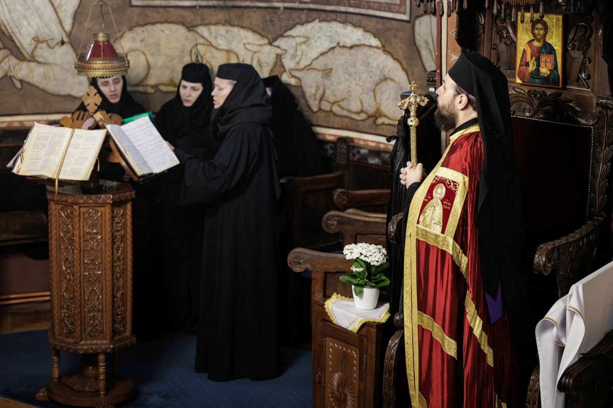 Priveghere la Mănăstirea Durău, în ajunul proclamării locale a canonizării Sfintei Mavra 361576