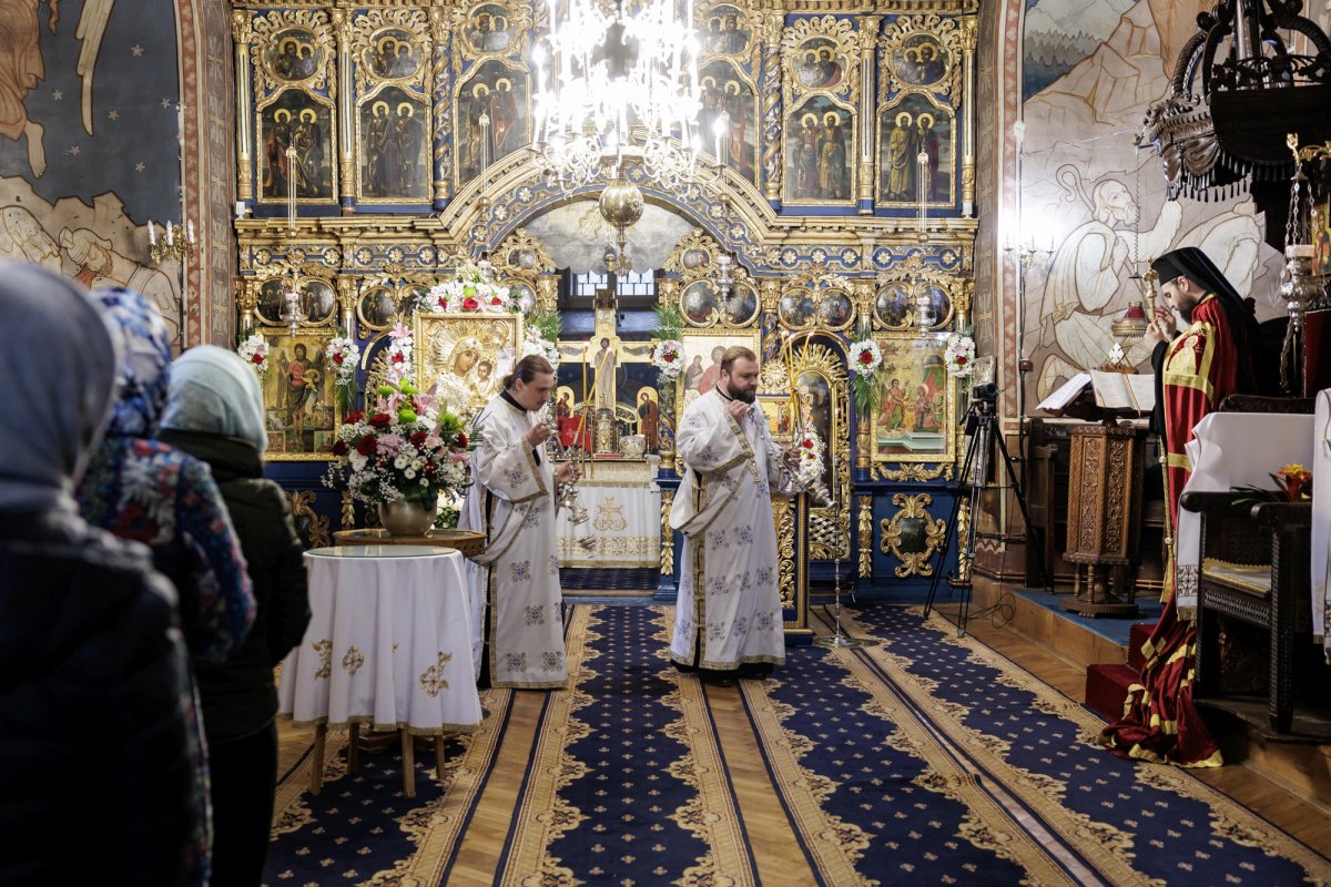 Priveghere la Mănăstirea Durău, în ajunul proclamării locale a canonizării Sfintei Mavra 361581