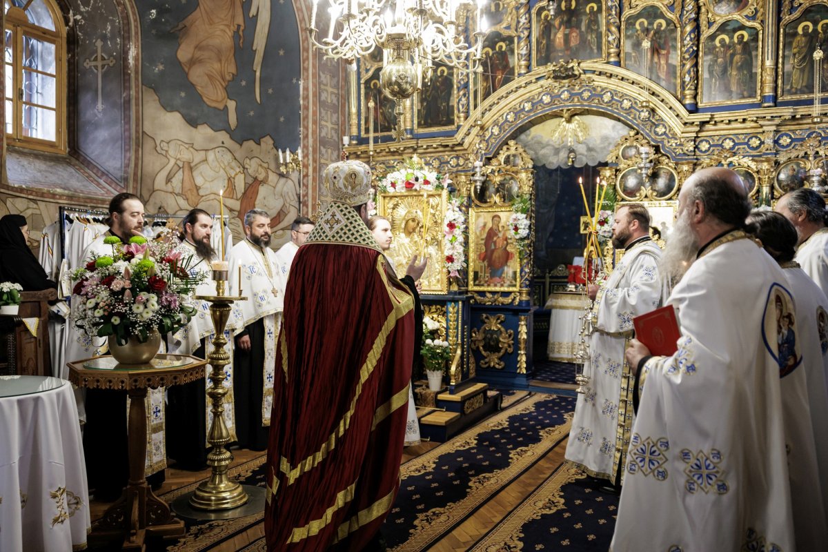 Priveghere la Mănăstirea Durău, în ajunul proclamării locale a canonizării Sfintei Mavra 361585