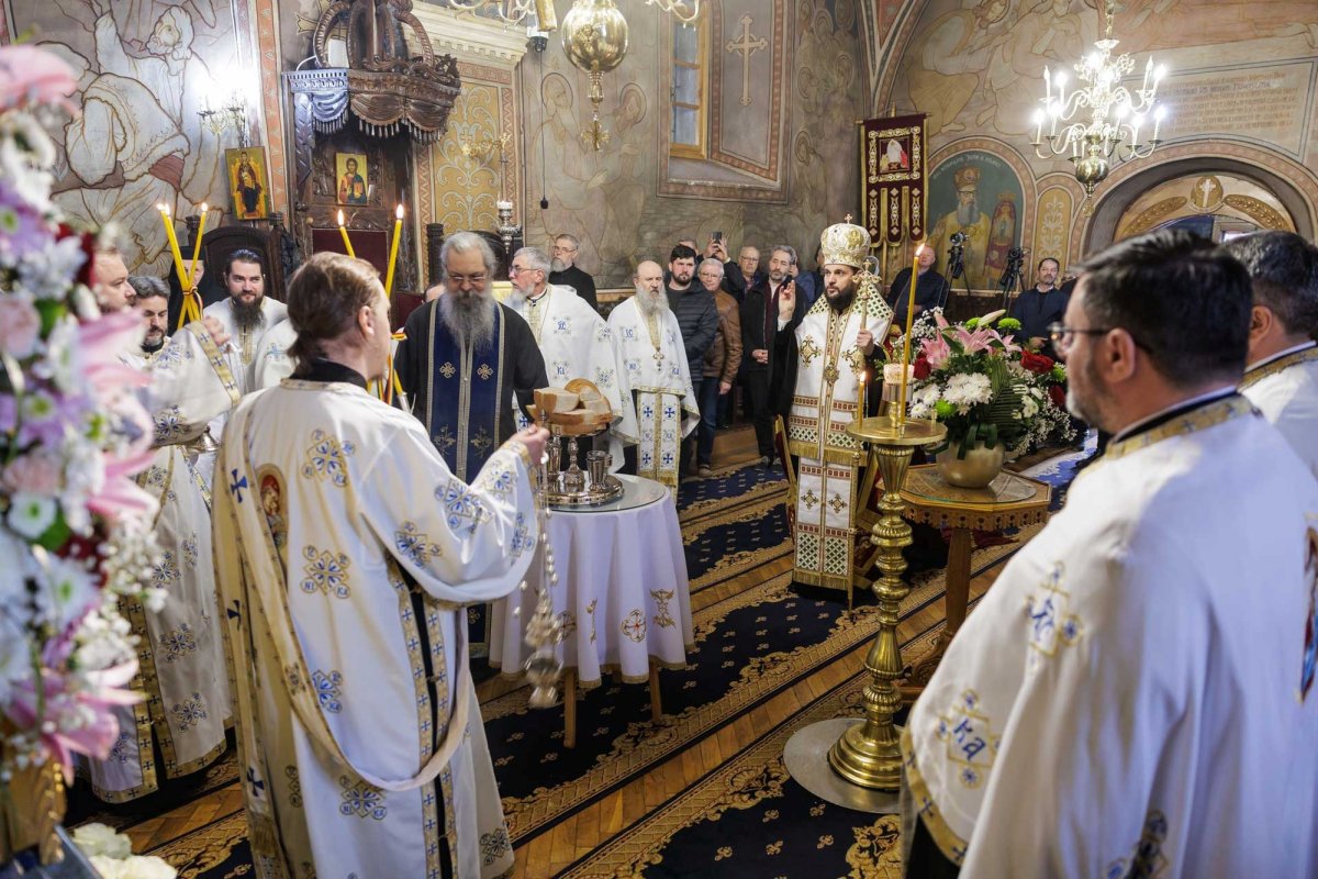 Priveghere la Mănăstirea Durău, în ajunul proclamării locale a canonizării Sfintei Mavra 361590