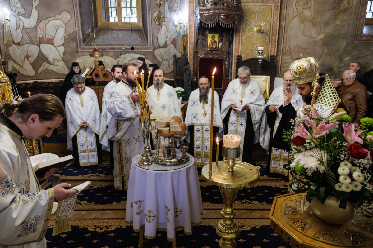 Priveghere la Mănăstirea Durău, în ajunul proclamării locale a canonizării Sfintei Mavra 361592