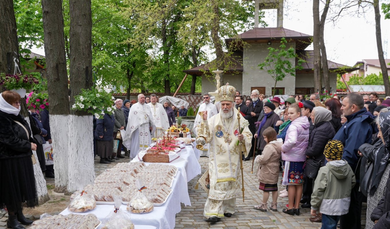 Sărbătoare la parohia gălăţeană ocrotită de Sfântul Atanasie Patelarie 361672