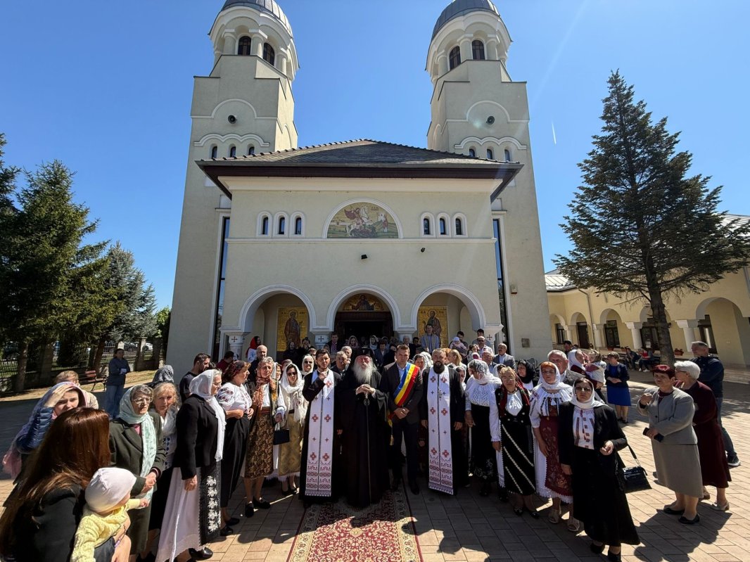 Vizită arhierească în Parohia Ghiroda Veche 361628