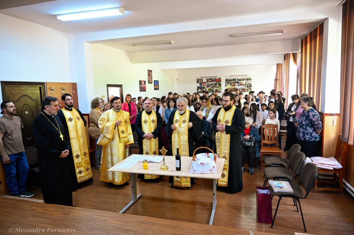 Moment aniversar la o școală din orașul Mizil 362040
