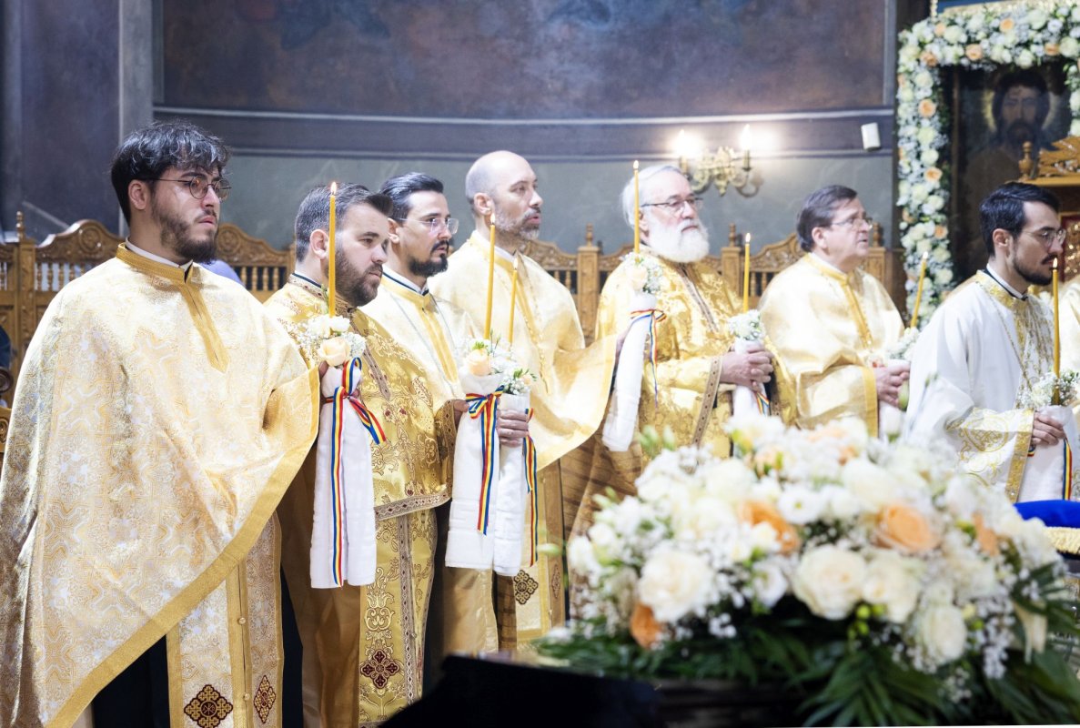 Înmormântarea unui colecționar iubitor de artă bisericească 362124