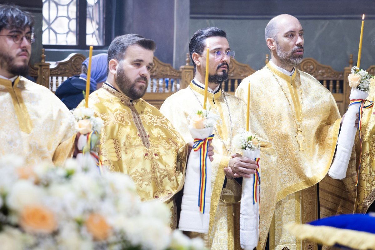 Înmormântarea unui colecționar iubitor de artă bisericească 362126