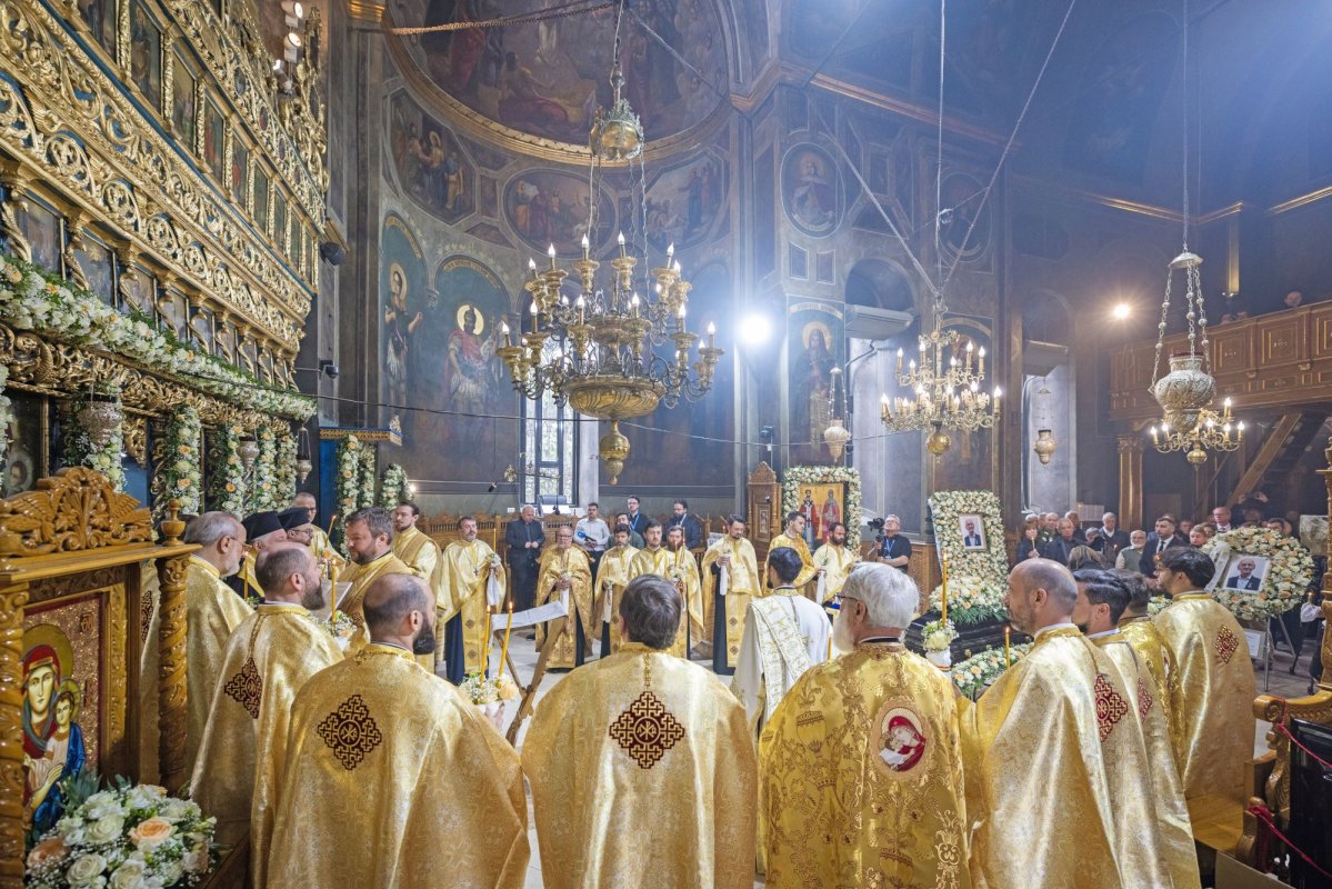 Înmormântarea unui colecționar iubitor de artă bisericească 362132
