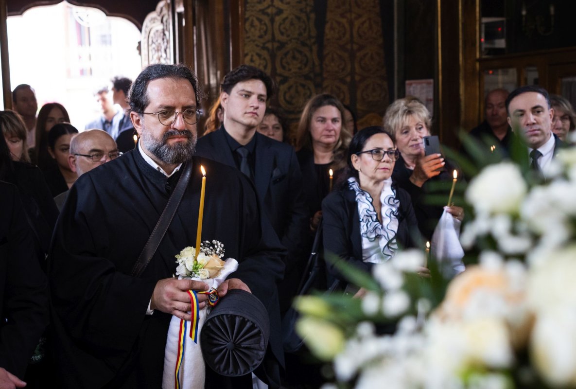 Înmormântarea unui colecționar iubitor de artă bisericească 362137