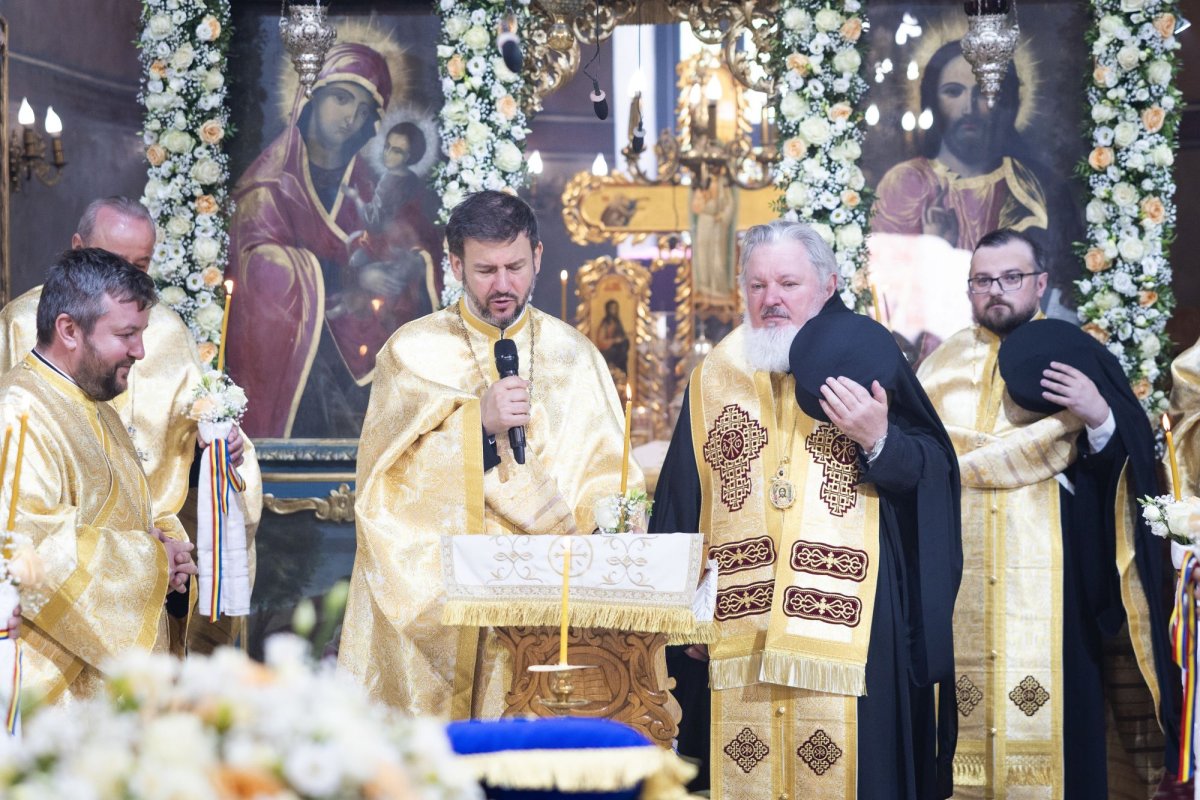 Înmormântarea unui colecționar iubitor de artă bisericească 362138